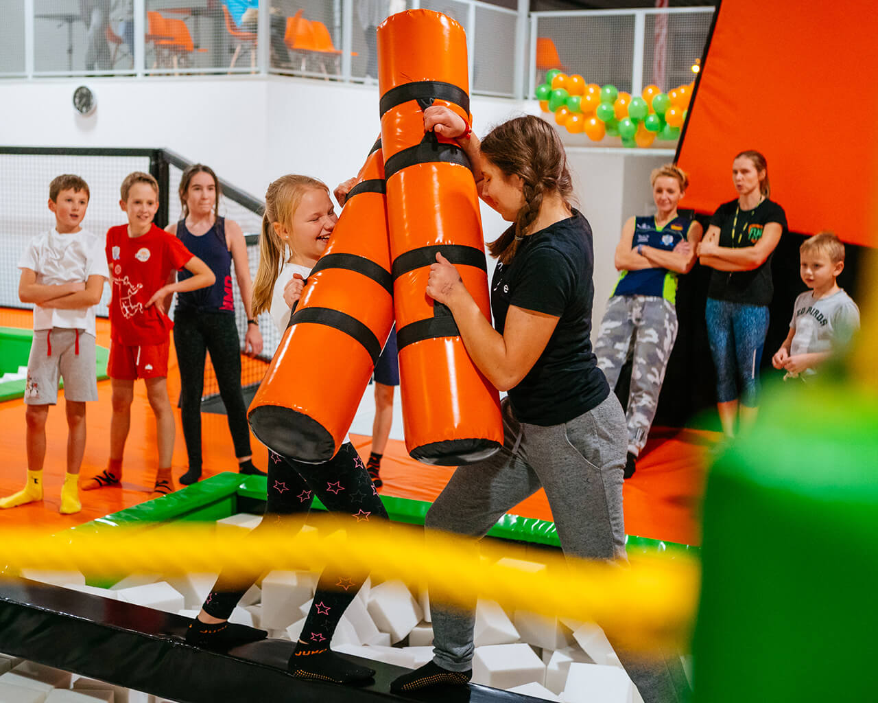 Strefa Warior - Rodzinny park trampolin i sala zabaw dla dzieci w Warszawie